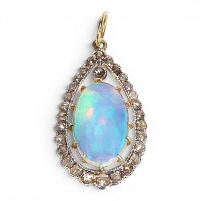 Pendant in silver gilt with opal and rose cut diamonds. Partially gilded 925 sterling silver 