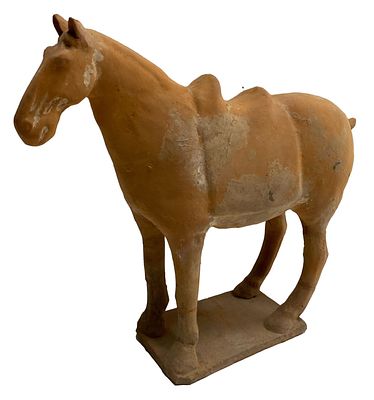 Antiguo caballo de terracota china , dinast&iacute;a Tang (618DC-907DC). 31x27x11 
Importante 