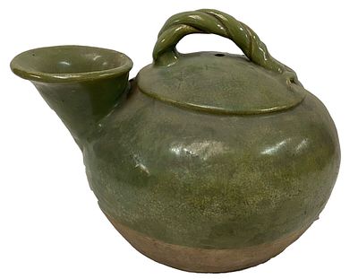 Antigua pedarra, c&aacute;ntaro, aceitera de terracota esmaltada china. S. XIX. Sellada. 27x20x23
. Anti 