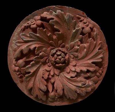 Antiguo roset&oacute;n, escayola con motivos vegetales, escultor catal&aacute;n.30x30x5. Averly
. Antigua 