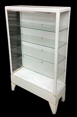 Antigua vitrina de médico, expositor, estantería, mueble de hierro y cristal. 150x88x33. Antigua
