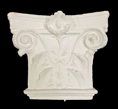 Antiguo capitel de columna de escayola. XIX. 22x20x5. Prototipo de Averly. Antiguo capitel de