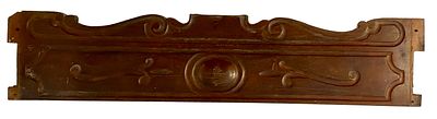 Antiguo copete, remate, dintel, galería, talla de madera de nogal barroco. S. XVIII. 145x31x3. An