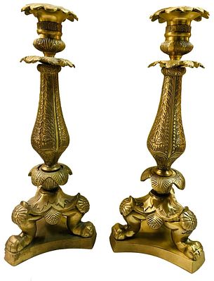 Antigua pareja de candelabros de bronce Napoleón III, imperio. S. XIX. 35 cm. 
Importante 