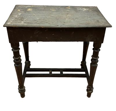 Antigua mesa auxiliar con dos cajones de tienda de ultramarinos. S. XIX. 72x72x41 
Antigua mesa 