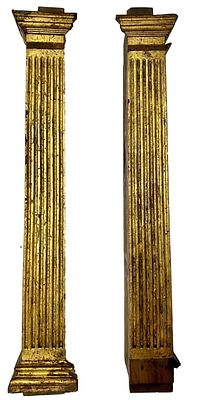 Antigua pareja de columnas g&oacute;ticas de madera de nogal doradas al oro fino. S. XV 
Antigua 