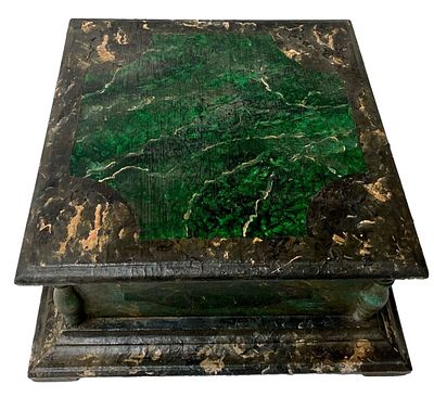 Antigua peana, repisa, pedestal, columna policromada. Suelos vaticanos. 38x38x18.
. Antigua 