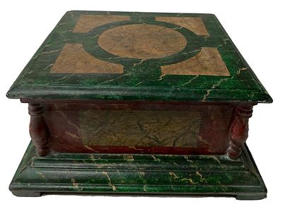 Antigua peana, repisa, pedestal, columna policromada. Suelos vaticanos. 38x38x18.
. Antigua 