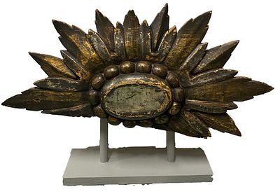 Antigua potencia, resplandor de madera dorada, plateada y policromada. S. XVII. 48x32. Antigua 