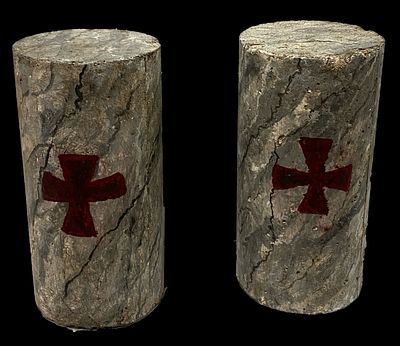 pareja de columnas, pedestales, peana, m&eacute;nsula, base de piedra, cruz calatrava. 30x15x15 