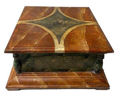 Antigua peana, repisa, pedestal, columna policromada. Suelos vaticanos. 38x38x18.
. Antigua 