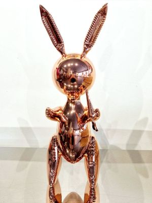 Editions Studio - Balloon Rabbit XL Rose Gold Resin sculpture made with a zinc alloy Limited 