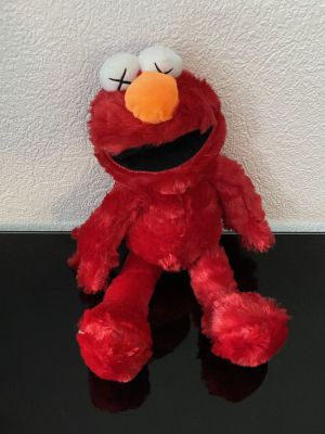 Kaws x Uniqlo - Sesame Street Elmo Plush, 2018 Plush Toy, very good condition, 46 x 33 x 12 cm 