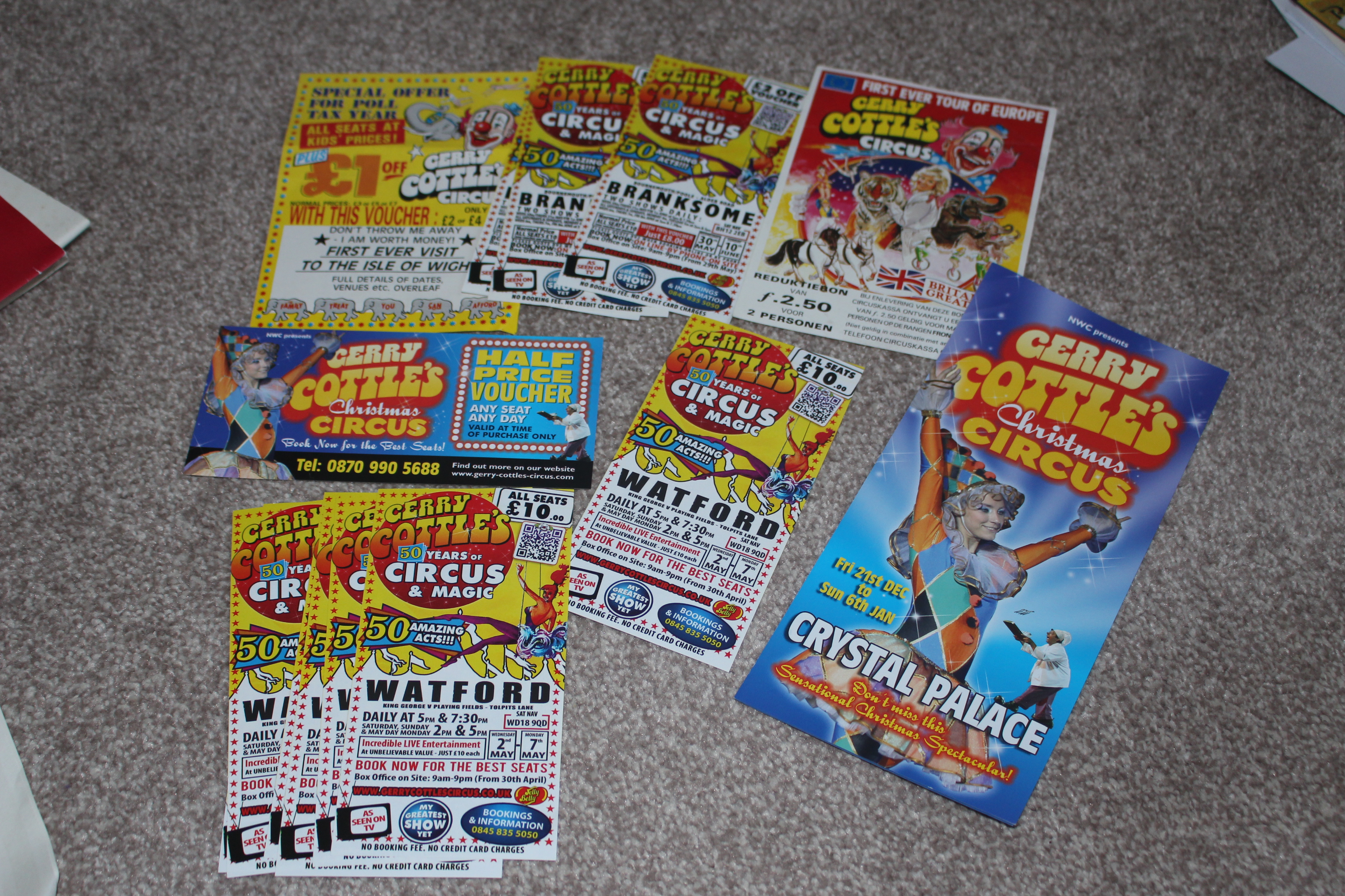 15 Gerry Cottles Circus flyers