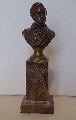 Бюст. Рихард Вагнер. Бронза. 1890 - 1902 гг. Высота 21 см. Вес 970 гр. 
Вильге́льм Ри́хард 