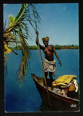 Африка в фотографиях. Улыбка из Африки. Франция. Размер 10,3 х 14,7 см.