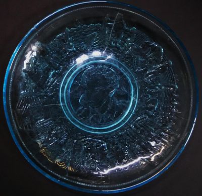 Декоративная тарелка к 100-летию со дня смерти Пушкина. 1937 год. Прессованное стекло. Пробный 