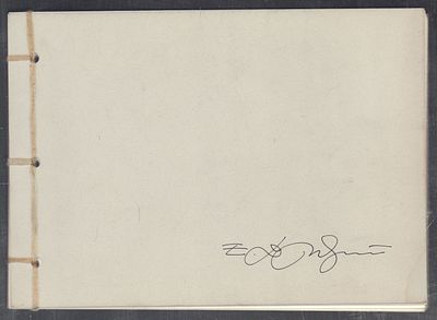 Евгений Добровинский. Каталог. М., Линия График. 2001? г. 20 л., илл. Тираж 500 экз. Мягкий 