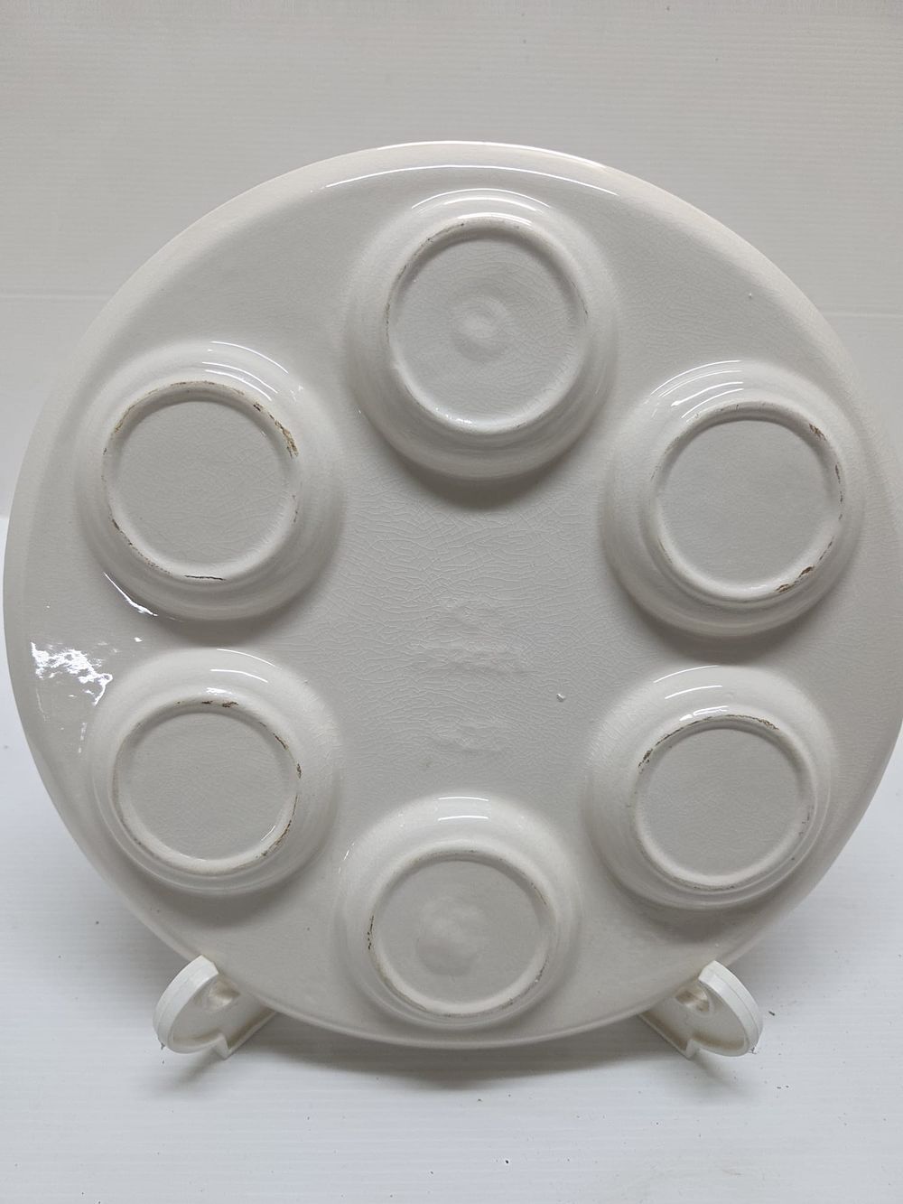 The Bidder | Auction 131 | Special sale in collaboration with "Rak Shania B'Kfar Gallery" Arugot: Israeli vintage at its best, Israeli ceramics, Enamel, Housewares, Kitchenware, Lamps, Design items, Furniture and much more!