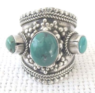 טבעת וינטאג' Navajo אינדיאנית מכסף סטרלינג 925 פיליגרן משובצת באבני טורקיז, מידה: 9.5, 16 גרם. טב 