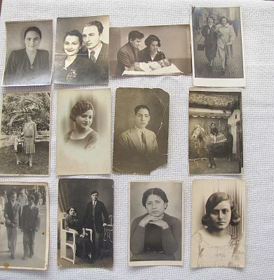 12 Orig. antique photos of a Jewish family from Baghdad, Iraq. PC size, different condition.