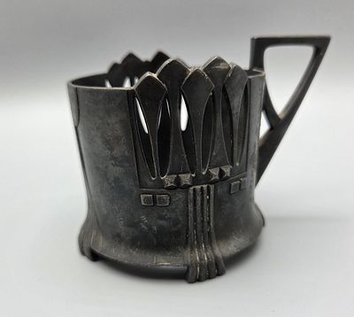 מחזיק לכוס מצופה כסף יוגנדשטיל ארט-נובו תוצרת WMF. מחזיק לכוס יוגנדשטיל ארט-נובו תוצרת WMF 