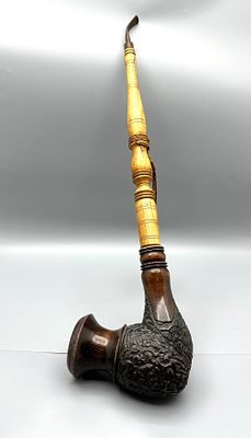 מקטרת קישוט עץ מגולפת עממית גדולת מימדים. מקטרת עץ גדולת מימדים, המחצית השניה של המאה ה-20 