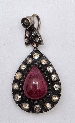 Fine Silver Pendant Set with Ruby and Diamonds. Fine silver pendant composed of two parts: the 