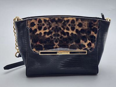 Anne Klein Shoulder Bag, Runwild Model. Shoulder bag by Anne Klein, Runwild model. Made of black 