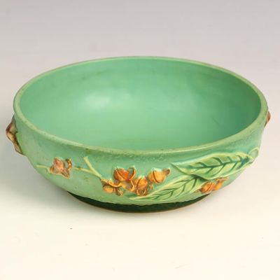 Roseville Pottery USA 826-6, 7X2.25 inches