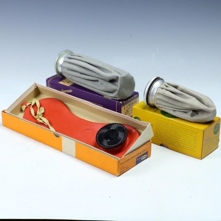 Lot 261: Lot of vintage ice bags and caps