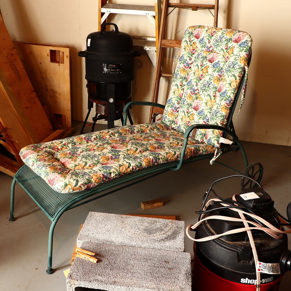 Lot 159: Reclining outdoor lounge chair with cushion