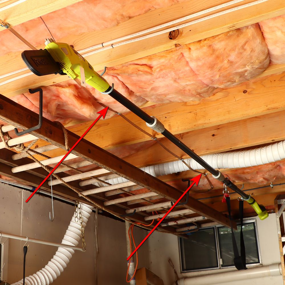 Lot 164: Ryobi cordless pole saw