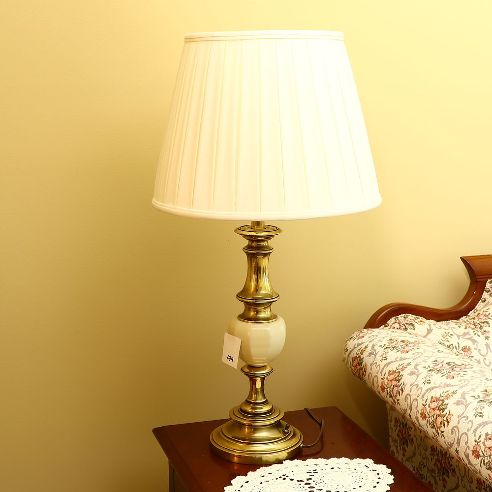 Lot 179: A pair of vintage Stiffel brass lamps