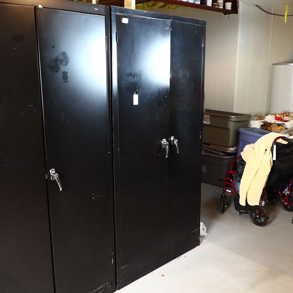 Lot 225: Metal storage cabinet