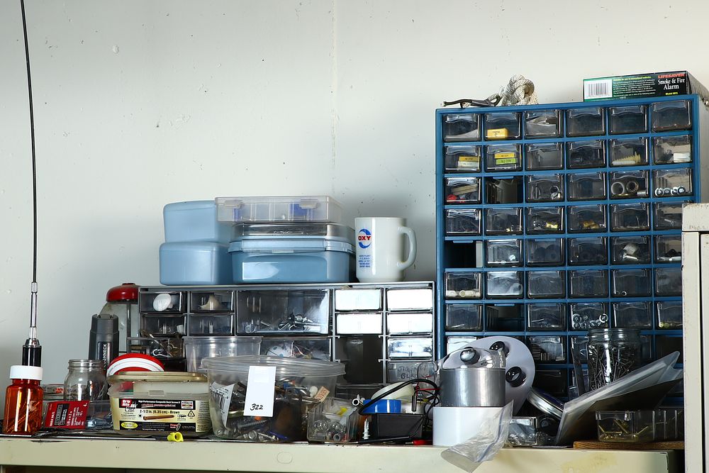 Lot 322: Lot of hardware as pictured