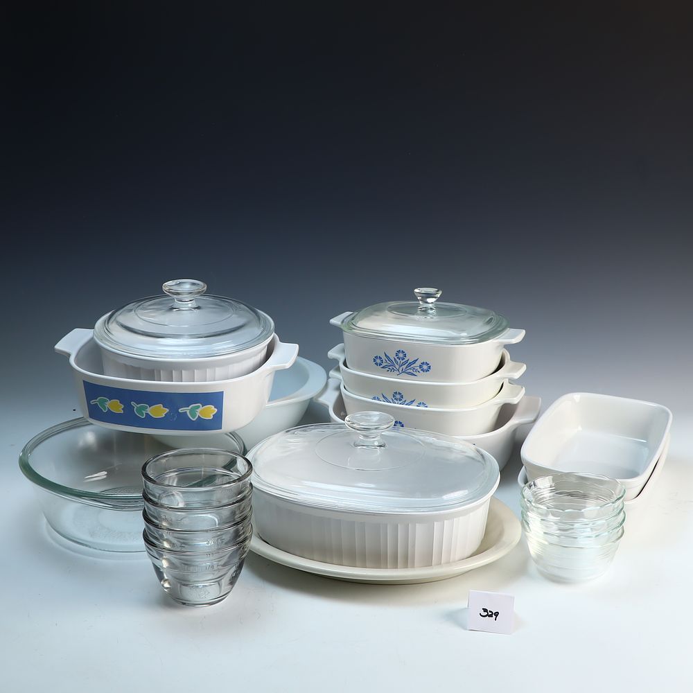 Lot 329: Lot of Corningware, Pyrex, and Glasbake