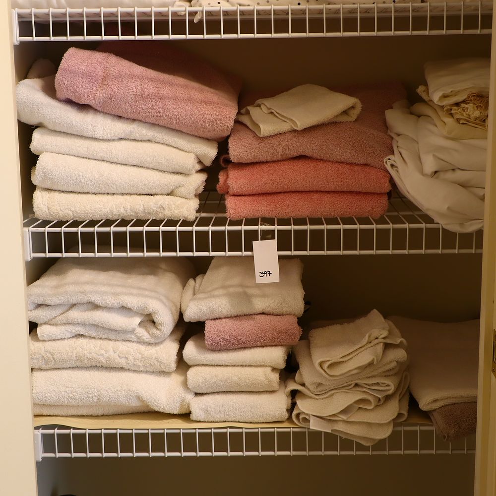 Lot 397: Lot of towels