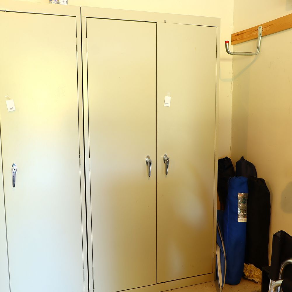 Lot 449: Metal storage cabinet