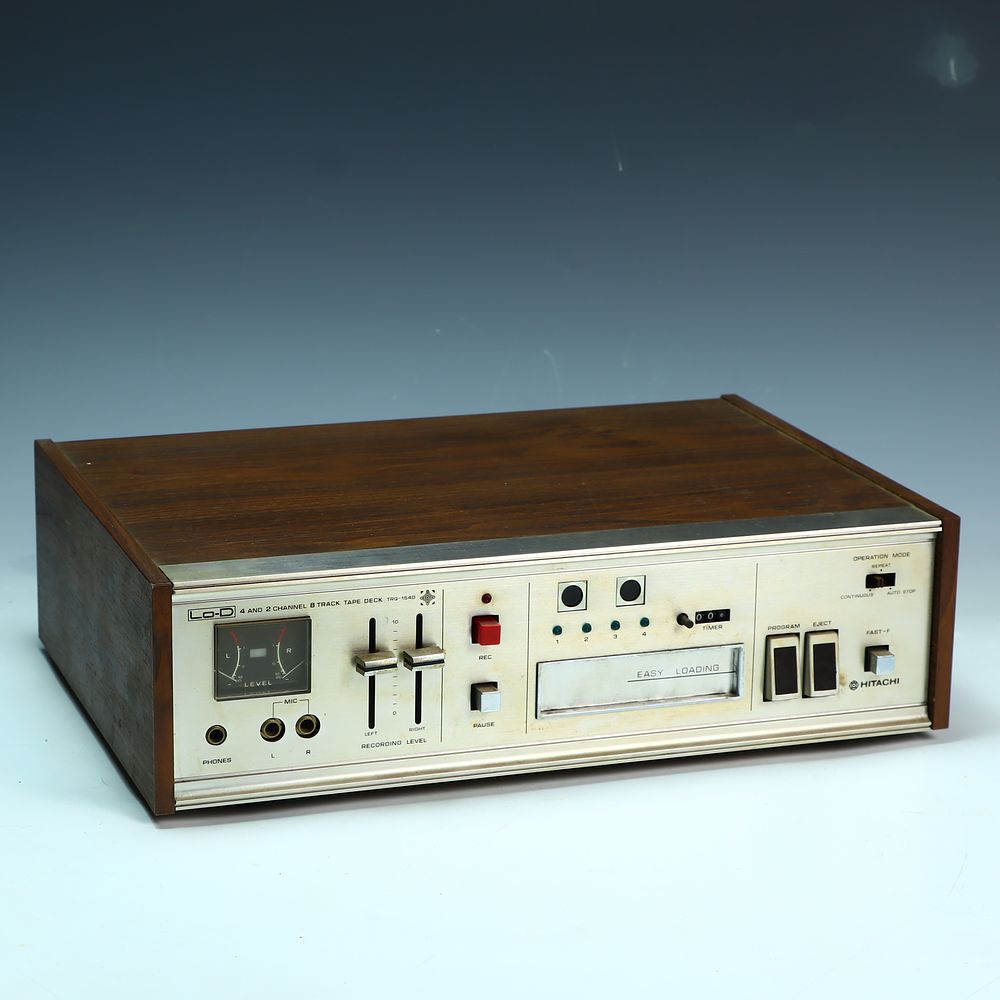 Lot 168: Hitachi LO-D made in Japan TRO-6055 8 track tape recorder