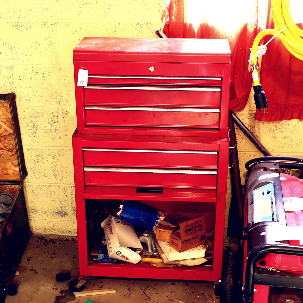 Lot 191: Rolling Tool Storage Box