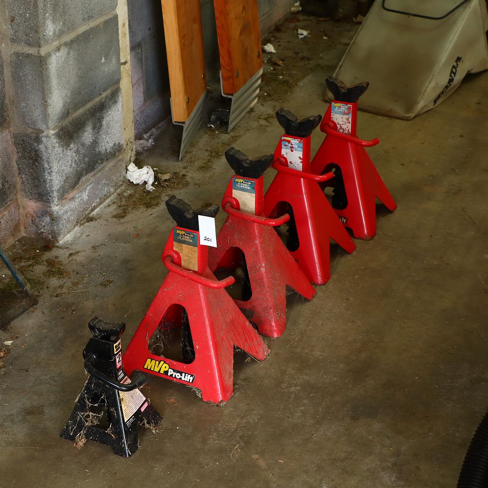 Lot 201: Lot of Jack Stands