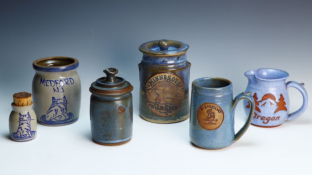 Lot 236: Lot of signed studio pottery various makers