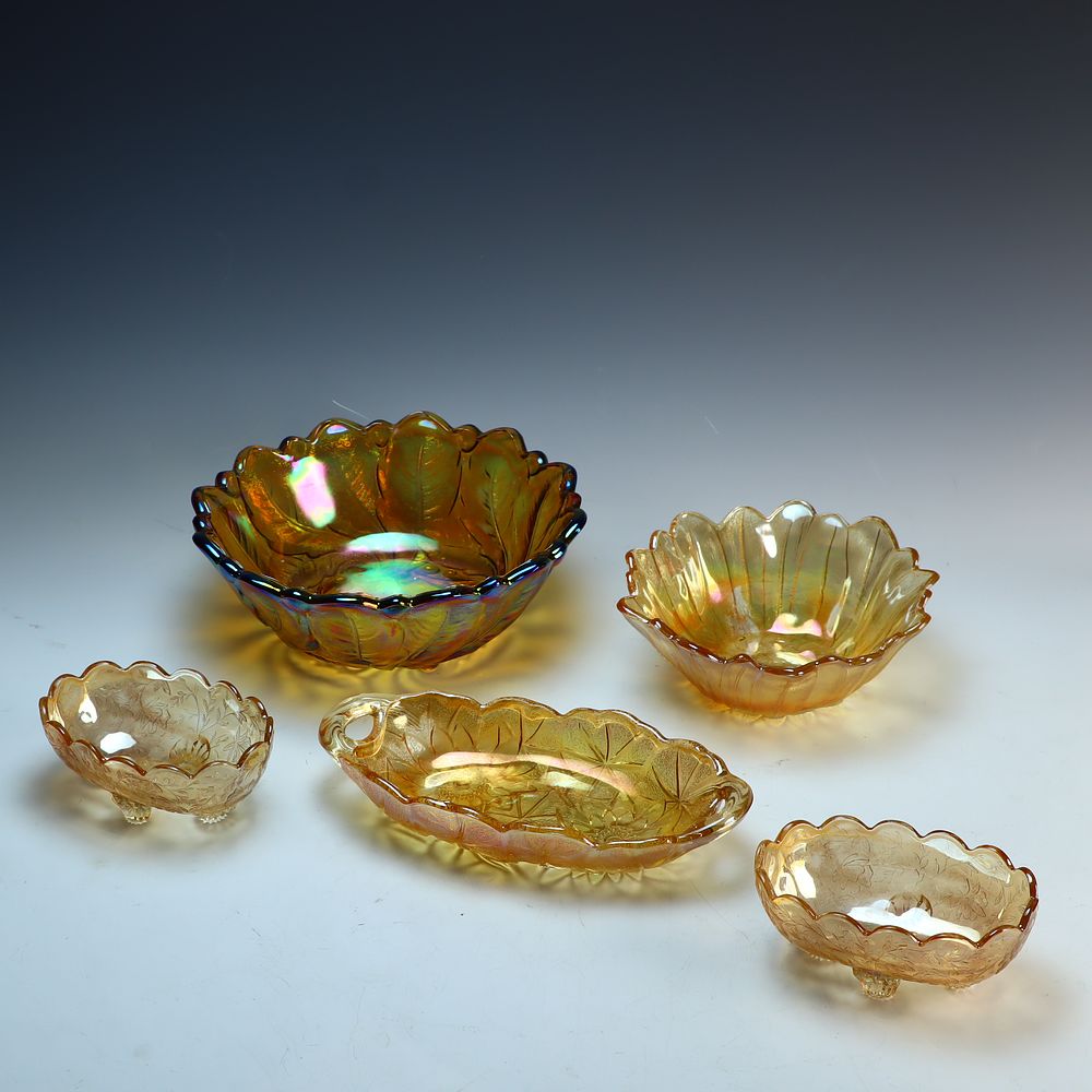 Lot 242: Carnival glass bowls
