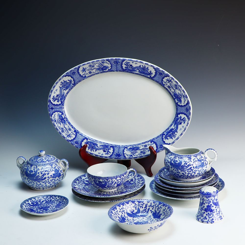 Lot 246: Vintage made in Japan Phoenix China and an oval platter
