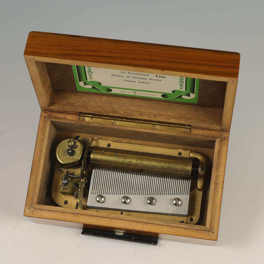 Lot 173: Vintage Thorens Musical Box