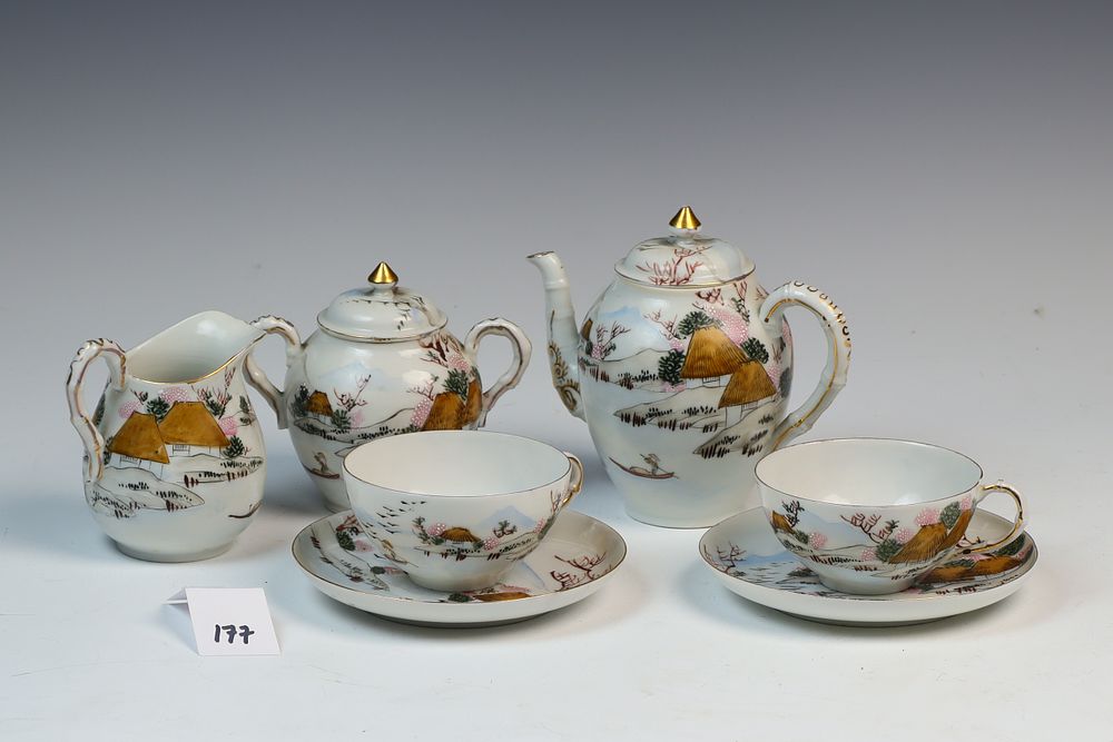 Lot 177: Vintage Japanese Tea Set