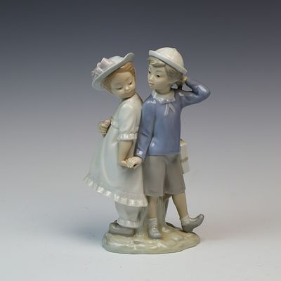 Vintage Lladro Spain Figure. Farm girl with ducks made in Spain 9x5 inches