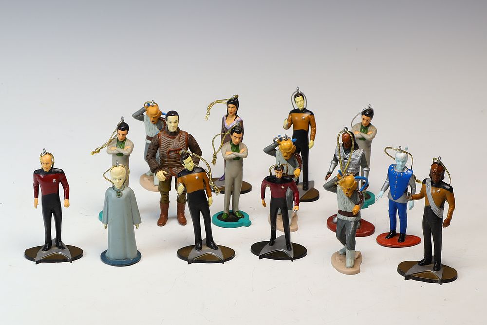 Lot 236: Lot of Sixteen Star Trek Figures