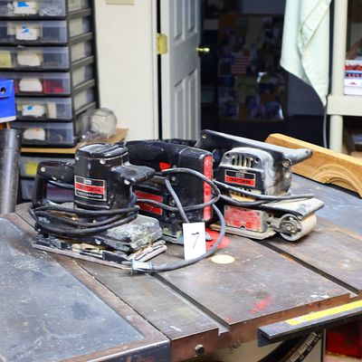 Lot of Craftsman Power Tools. Belt Sander 3x21 in, Craftsman orbital sheet sander and a